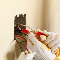 louisville-handyman-services-outlet-wiring